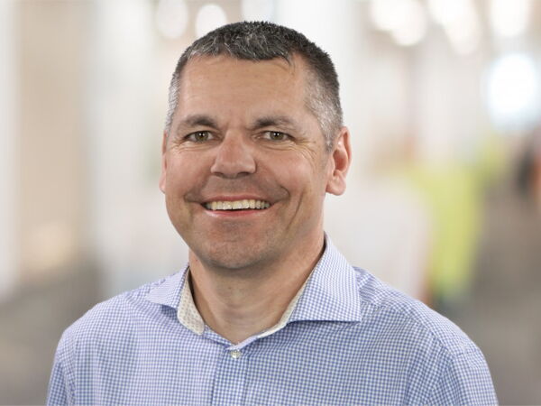 Bild von Markus Gomer mit karriertem Hemd